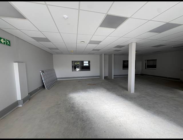 976M² WAREHOUSE TO LET IN ATLANTIC HILLS